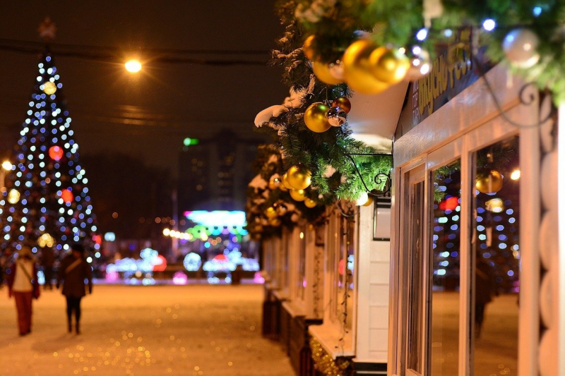 Петербургские предприниматели намерены судиться со Смольным из-за того, что им не предоставили места на Рождественской ярмарке
