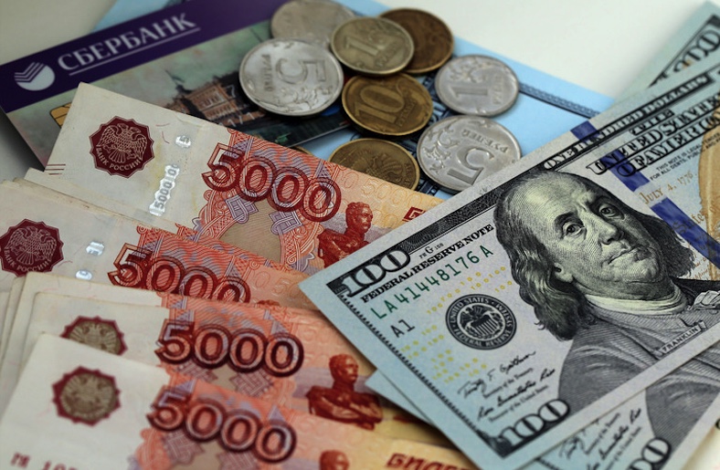 Экономист Трахтенберг рассказал россиянам, как покончить с долгами по кредитам