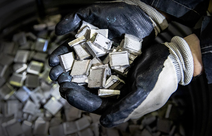 Bloomberg сообщил об отказе ряда клиентов Glencore от российского никеля