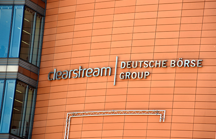 Общее разрешение Люксембурга на разблокировку активов в Clearstream неисполнимо из-за санкций к НРД
