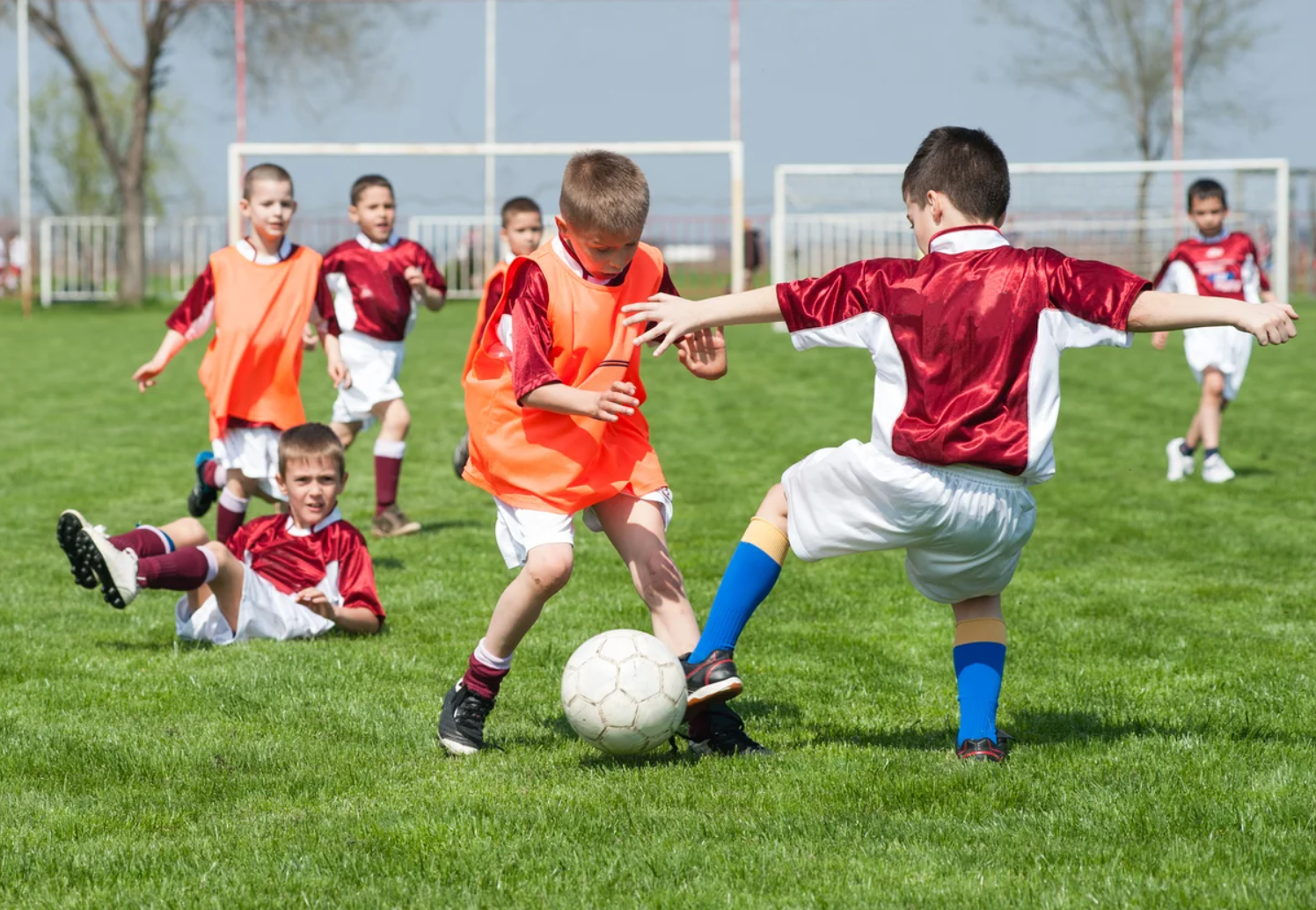 фото детей играющих в футбол